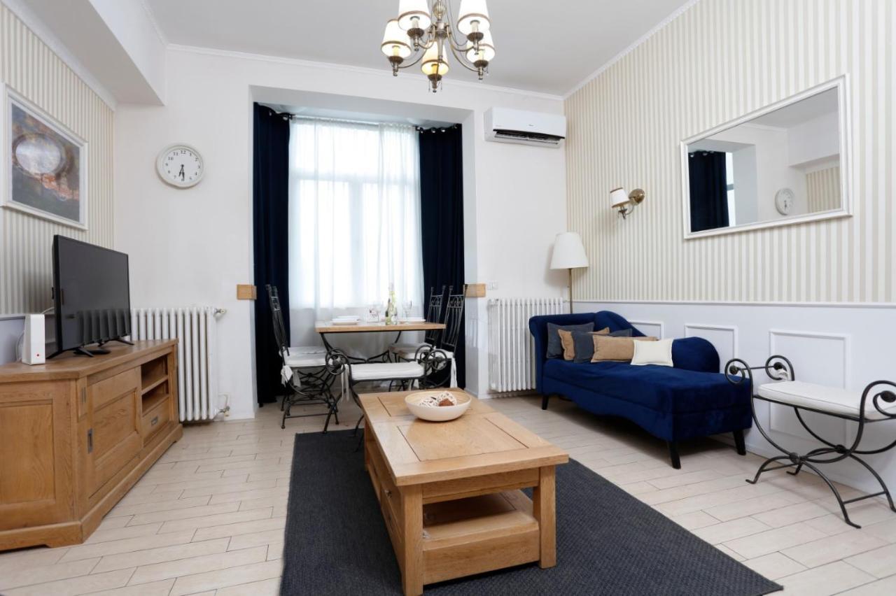 בוקרשט Classy 2 Bedroom Apartment In City Center מראה חיצוני תמונה