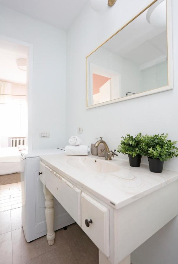בוקרשט Classy 2 Bedroom Apartment In City Center מראה חיצוני תמונה